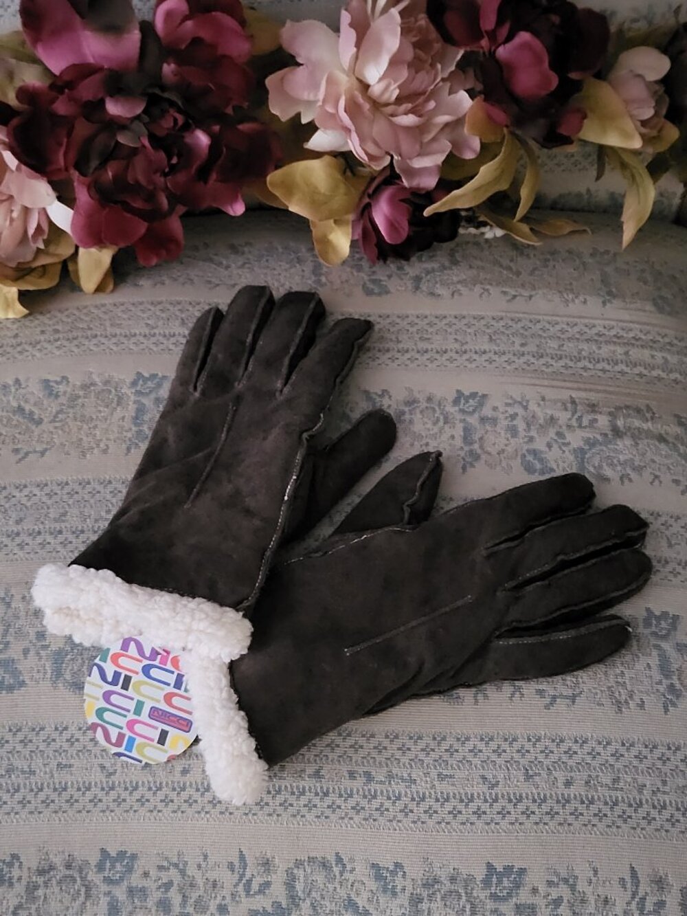 Nicci Cream Shearling Trim Dark Brown Genuine Leather Gloves M NWT